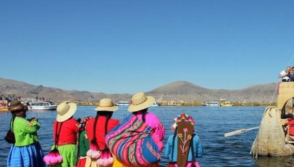 PUNO CON PERNOCTE AMANTANI world traveler peru